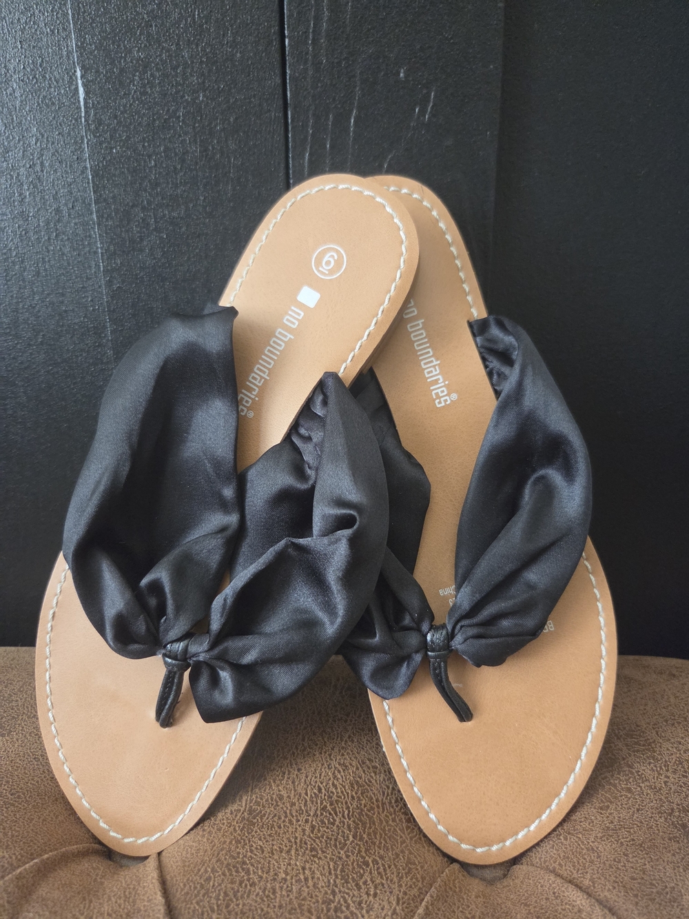 No Boundaries Black Satin Knot Thong Sandals for Women ~ Size 6